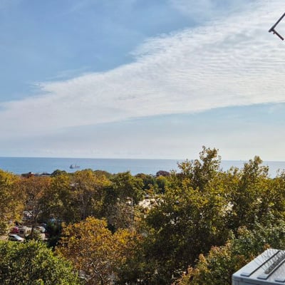 Vermietung einer geräumigen 4-Zimmer-Wohnung mit Meerblick, Stadtteil Chaika, Varna, Bulgarien